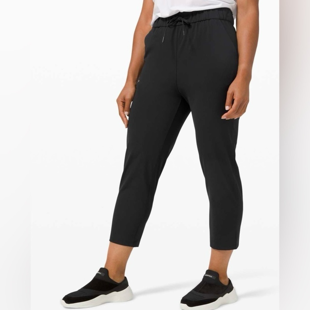Lululemon Pants Keep Moving Cropped Activewear Casual Comfort Sporty Black 6